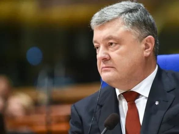 Справа про держзраду Януковича: суд розпочав допит Порошенка через відеозв'язок