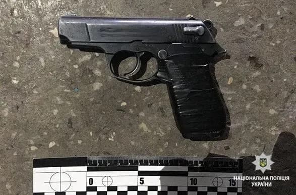 Маріуполець під час сварки вистрелив своїй подрузі у живіт