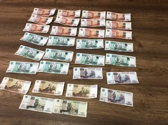 На адмінкордоні з Кримом СБУ викрила на хабарі інспектора митної служби