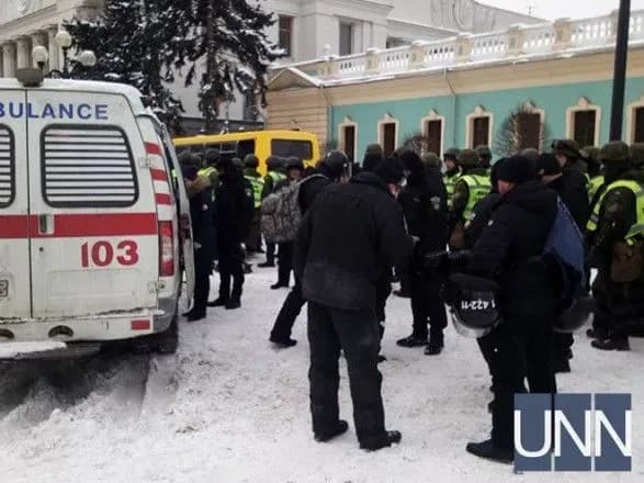 Внаслідок сутичок під ВР постраждали двоє поліцейських