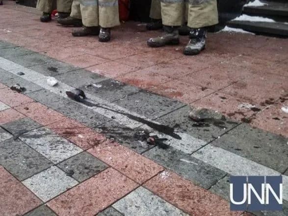 Сутичка під ВР: мітингувальники кинули вибухові засоби, є затримані