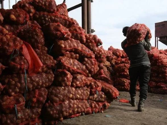 Уряд посилив соцзахист українських заробітчан