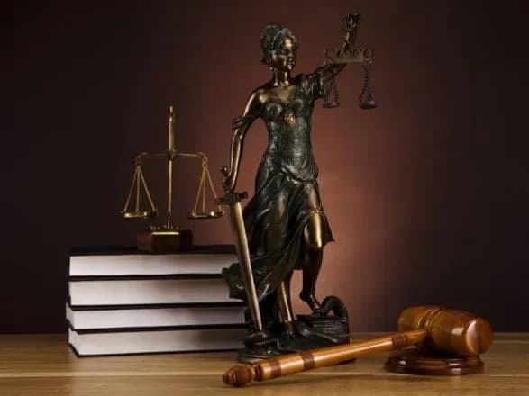 Порошенко: дискусія щодо Антикорупційного суду не має виходити за межі Конституції