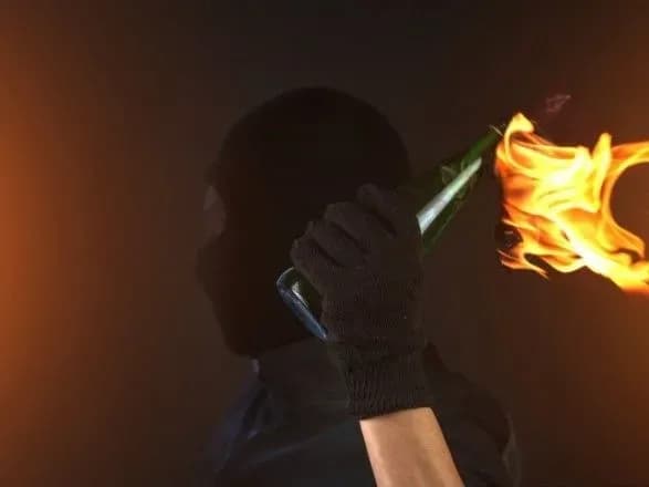 На Закарпатті невідомі намагалися підпалити магазин місцевого депутата від БПП