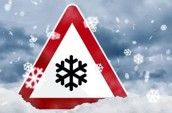 В'їзд вантажівок обмежили до восьми великих міст