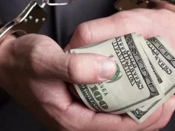 Посадовці трьох столичних вишів налагодили схему вимагання грошей від студентів-іноземців