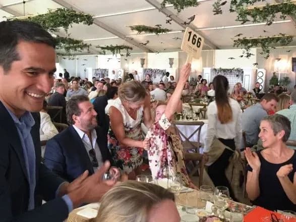 Винний аукціон у ПАР зібрав 1,5 млн доларів на благодійність