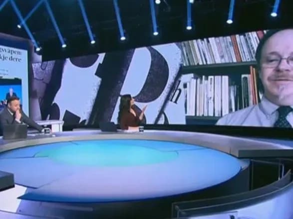 Провідні ЗМІ РФ брали інтерв'ю у "американського аналітика", який виявився співаком і продавцем мила