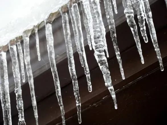 Ожеледиця і бурульки: завтра у Києві великих морозів не чекають