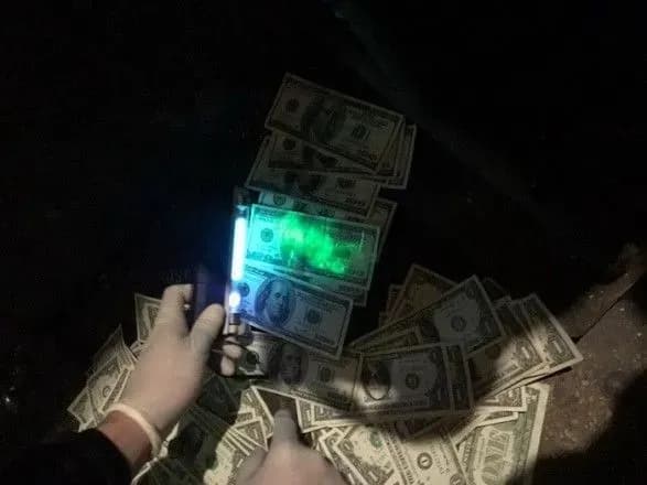 Слідчий в Одесі вимагав 15 тис. дол. за перекваліфікацію злочину