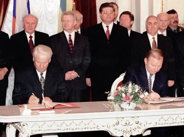 Народні депутати: Договір про дружбу і співробітництво - єдиний договір, у якому Росія визнає державні кордони України