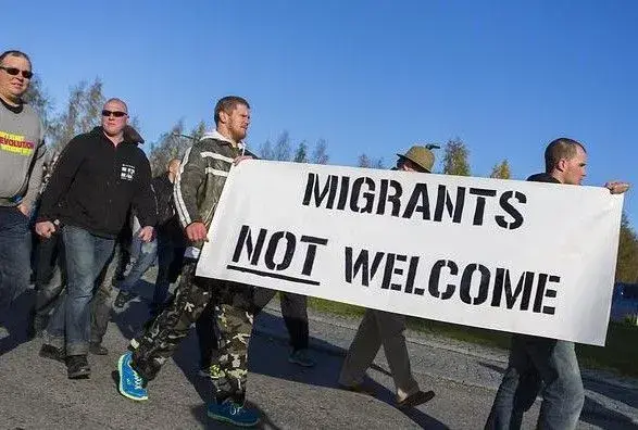 ЄС планує прив'язати видачу віз до співпраці у поверненні мігрантів