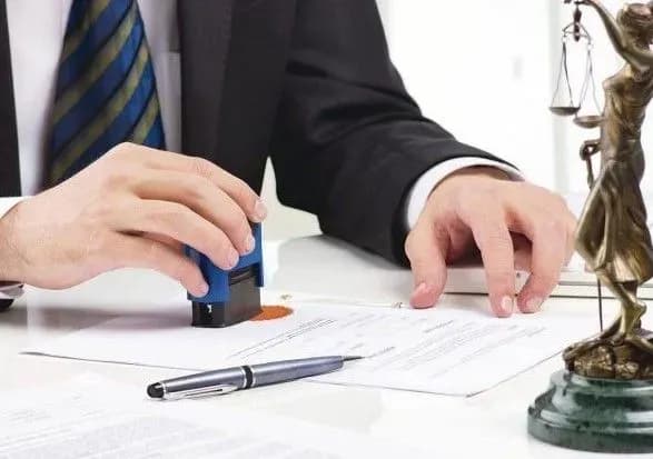 Столичный нотариус помог "отжать" ТЦ стоимостью 120 млн грн