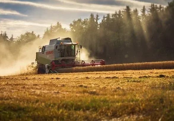 Аграрії анонсували безстроковий страйк проти "правок Хомутинніка"