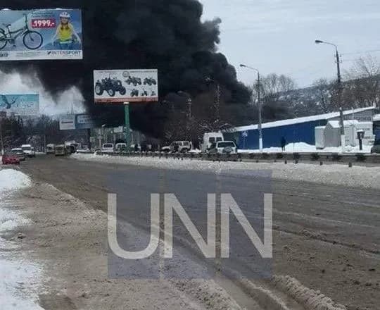 У Чернівцях горить один з найбільших ринків в Україні