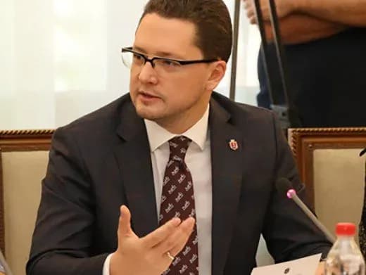 Суд залишив Вугельмана на поруках нардепа