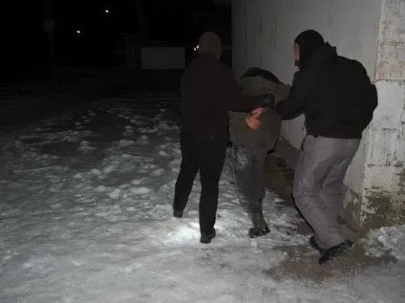 Військовий на Чернігівщині продавав елементи динамічного захисту танків