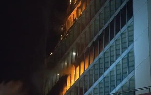 У Дубліні загорівся готель