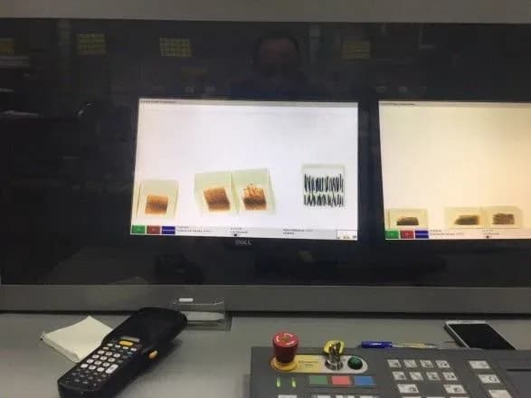 Українець намагався переправити до Індії елементи танкових прицілів