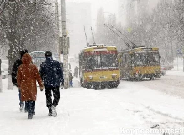 В Києві громадський транспорт курсує з відхиленням до 25 хвилин