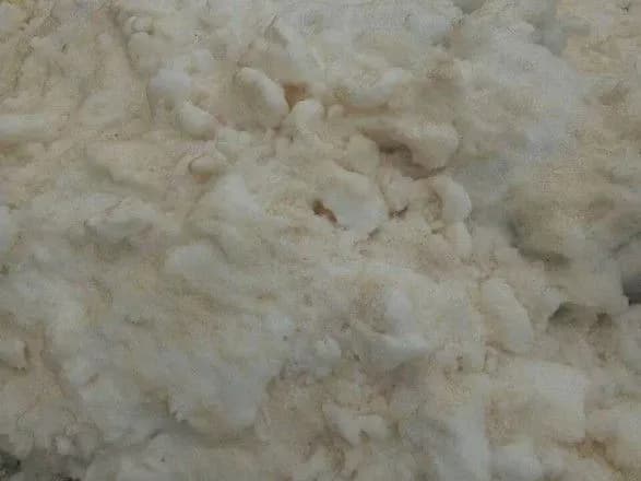 На Одещині випав жовтий сніг