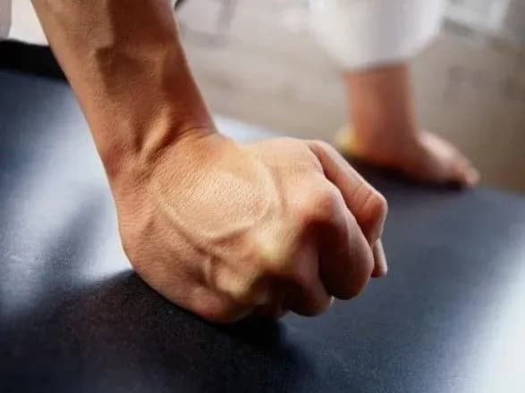 Троє юнаків до смерті забили пенсіонера на Дніпропетровщині