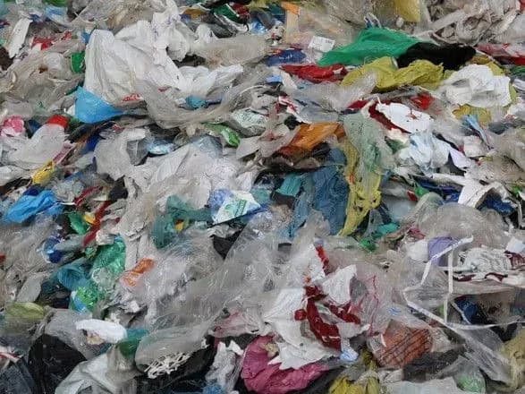 Британія хоче змусити людей здавати, а не викидати порожні пляшки