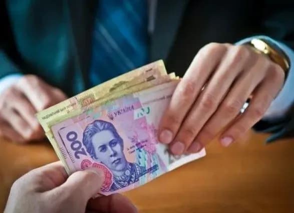 За 15 тисяч грн чиновник з КМДА "уладнав" питання продажу алкоголю