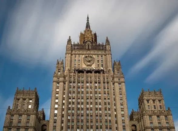 Росія вишле 13 українських дипломатів (доповнено)