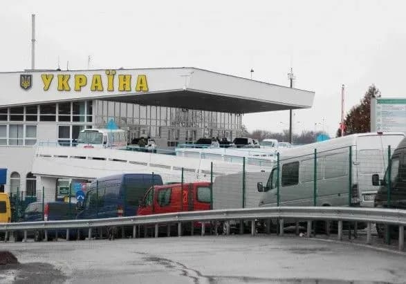 На кордоні зі Словаччиною і Угорщиною утворилися значні черги