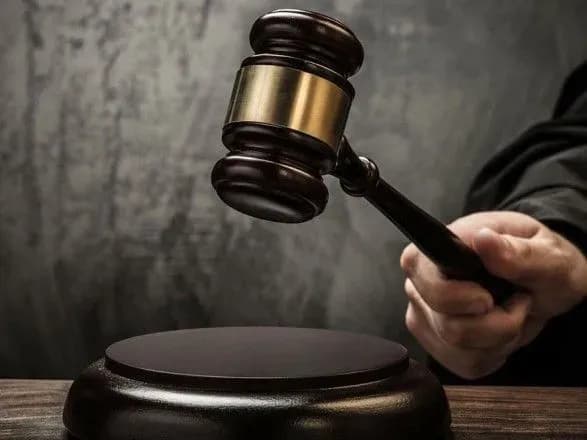 Обвинувачену в спробі продати сина звільнили від тюремного строку