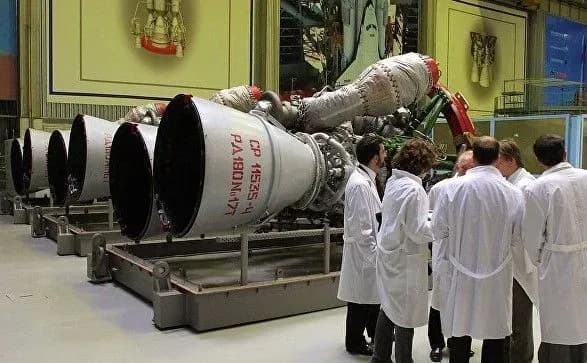 Заходи у відповідь: Росія може припинити постачати двигуни в США