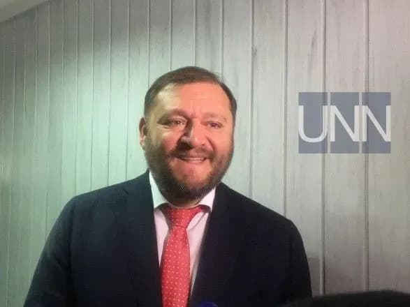 Суд розпочав допит Добкіна у справі про держзраду Януковича