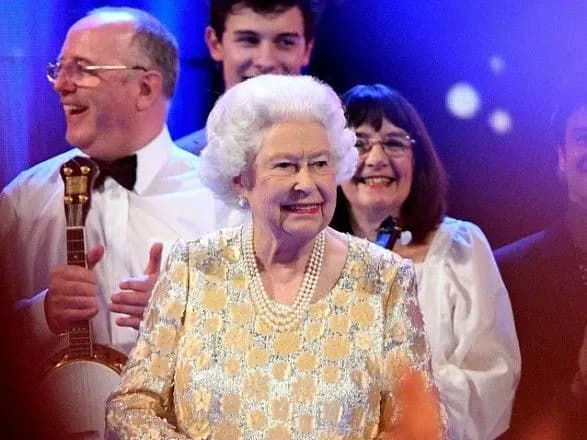 Виконавці з різних країн виступили на концерті в честь дня народження Єлизавети II