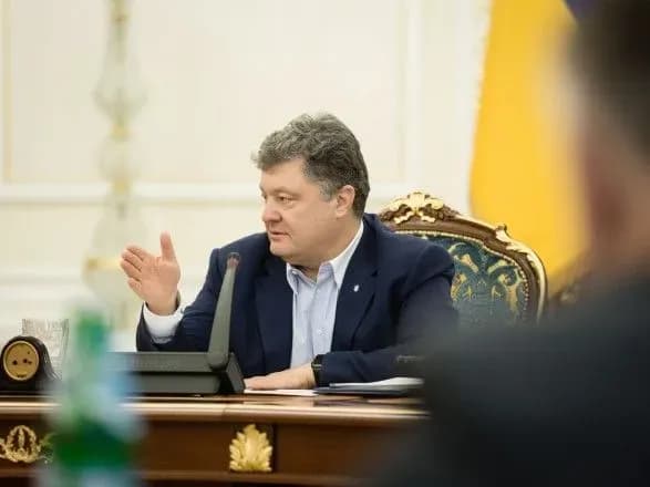 Президент призначив чотирьох та звільнив трьох голів РДА