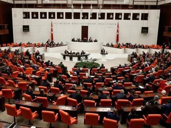 Парламент Туреччини схвалив законопроект про дострокові вибори