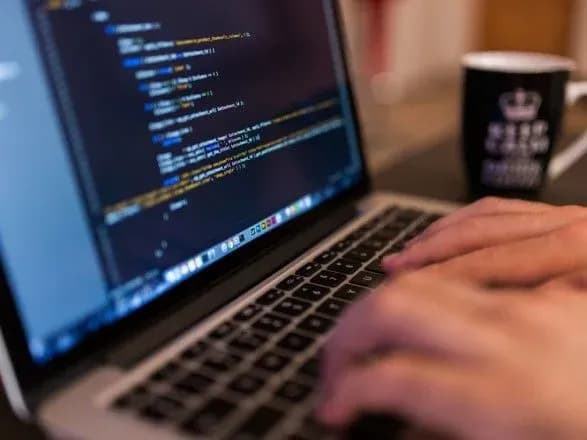 Гройсман планує на травень рішення по дерегуляції для ІТ-сектору