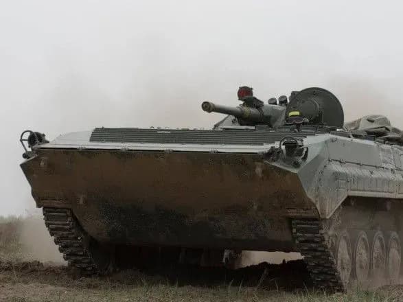 Скандал з закупкою БМП: Полторак спростовує дані про завищені ціни