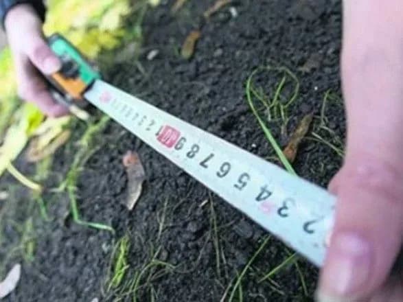 Два фермери на Львівщині ледь не побились через межу