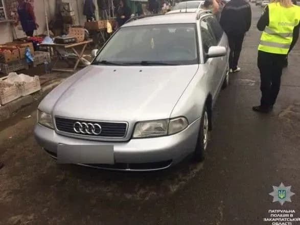 В Ужгороді чоловік на "євроблясі" збив двох дітей на переході