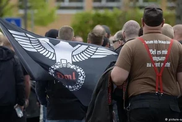Німецькі спецслужби виявляють все більшу кількість "рейхсбюргерів"
