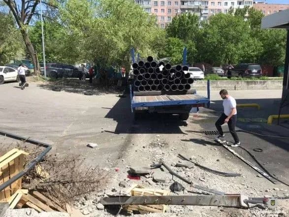 В Дніпрі вантажівка протаранила 10 автомобілів, є постраждалі