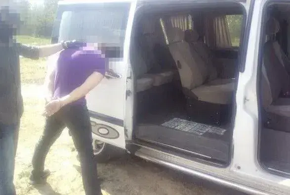 Співробітник СБУ вимагав 5 тис. доларів від директора дитсадку