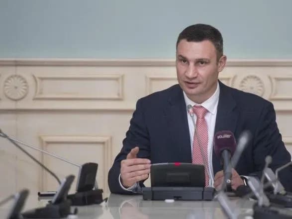 Кличко: В первую очередь нужно отремонтировать ключевые магистрали, от которых зависит движение в городе