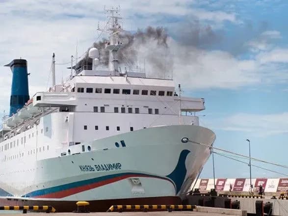 У Росії горів теплохід, який хочуть запустити із Сочі до Криму