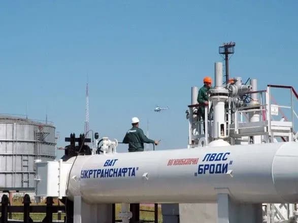 Україна у квітні знизила транзит нафти до ЄС на 15%