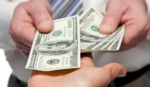 Українці в Польщі за минулий рік переказали додому понад 3,2 млрд доларів