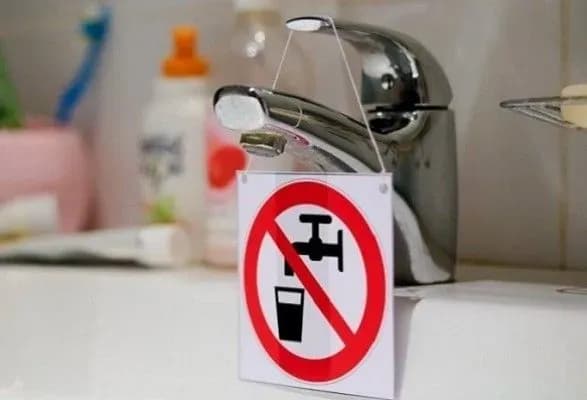 Верховна Рада та Кабмін залишилися без води