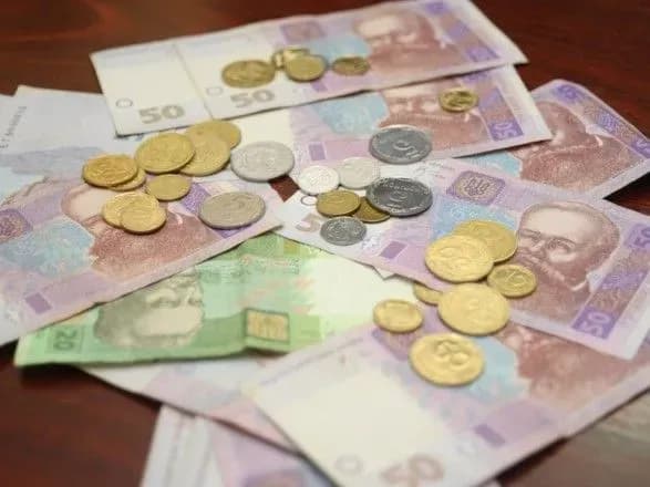Українці подали на 1,2% менше декларацій та зафіксували на 13% більше доходів