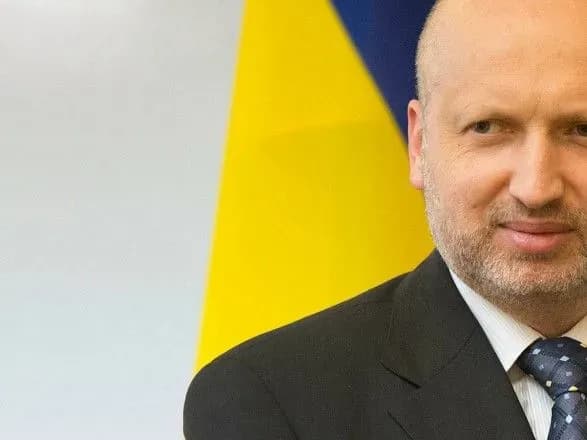 Турчинов звернувся до СБУ щодо трансляції деякими українськими ЗМІ "параду перемоги в ДНР"